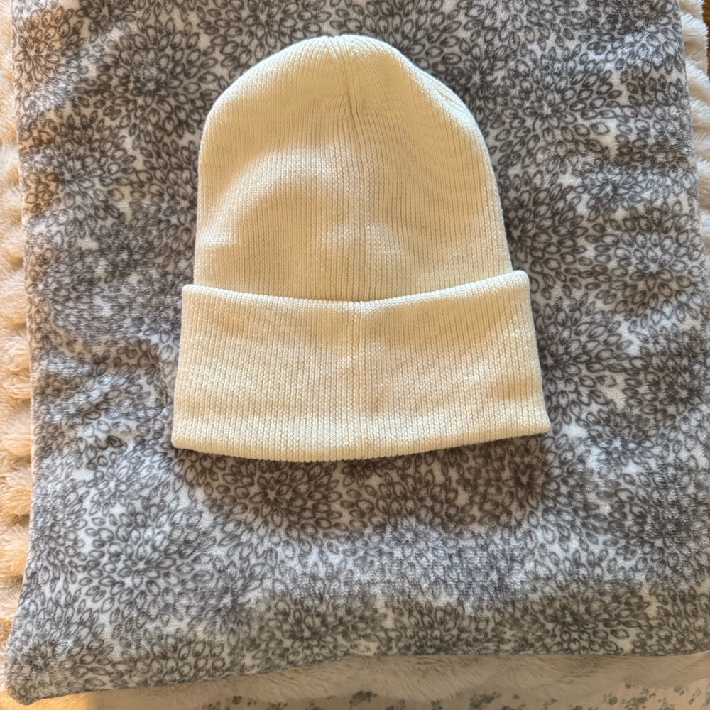 Canada Goose Off-White Ribbed Beanie - Picture 2 of 3